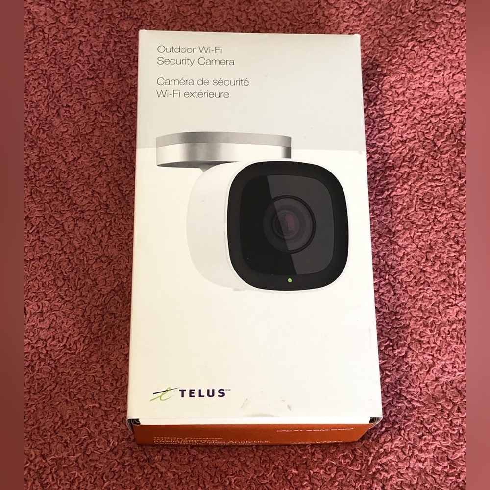Outdoor Wi‑Fi Security Camera – White